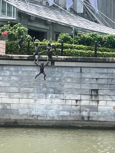 (mobile phone shots )2,4 March & 1,2 April 2025 : Singapore - Sight seeing in the city